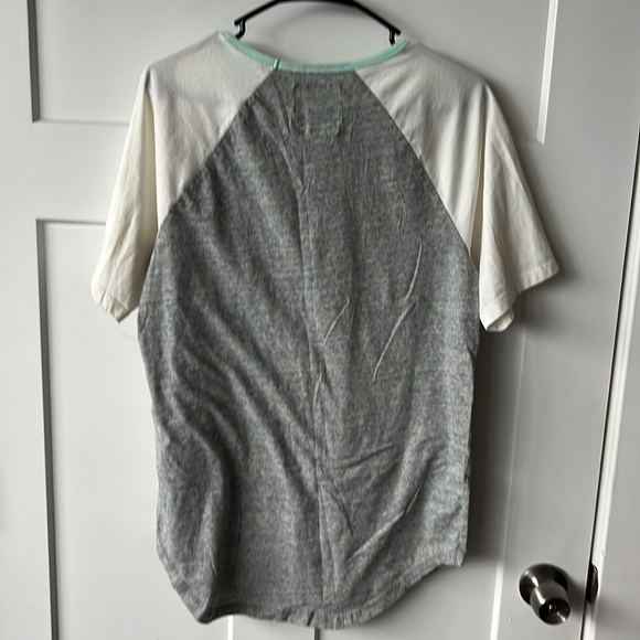 Medium On The Byas Pocket Tee. Grey and Green - Picture 2 of 5